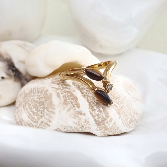 DAC Brown Stone Gold Ring  (VTG) - Picture 7 of 11